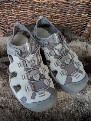 KEEN Men's SOLR High-Performance Closed Toe Water Sandals Gray Size 8 Beach Vaca