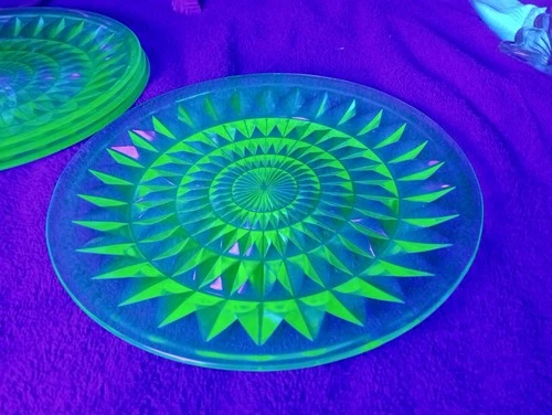 4 Windsor uranium Dinner Plate 9" Jeannette Glass Company