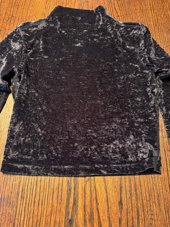 Top Lululemon Todo Alineado Manga Larga Recortado Negro Terciopelo Aplastado Cuello Simulado 6 Foto 2 de 4