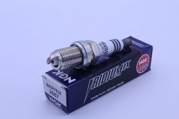 NGK Iridium IX Spark Plug Fine Iridium Tip Universal BKR7EIX 2667