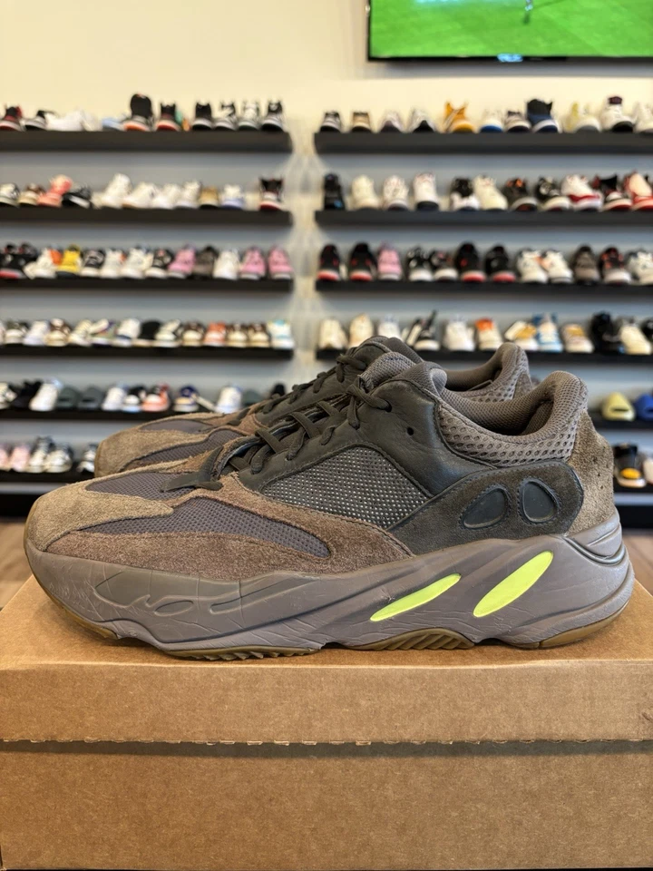 Adidas Yeezy Boost 700 V1 Malva Talla 12 Usado EE9614 Marrón Foto 3 de 4