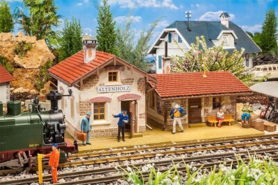 Pola 330896 Bahnhof Altenholz 1:22,5 Spur G Bausatz Neu OVP