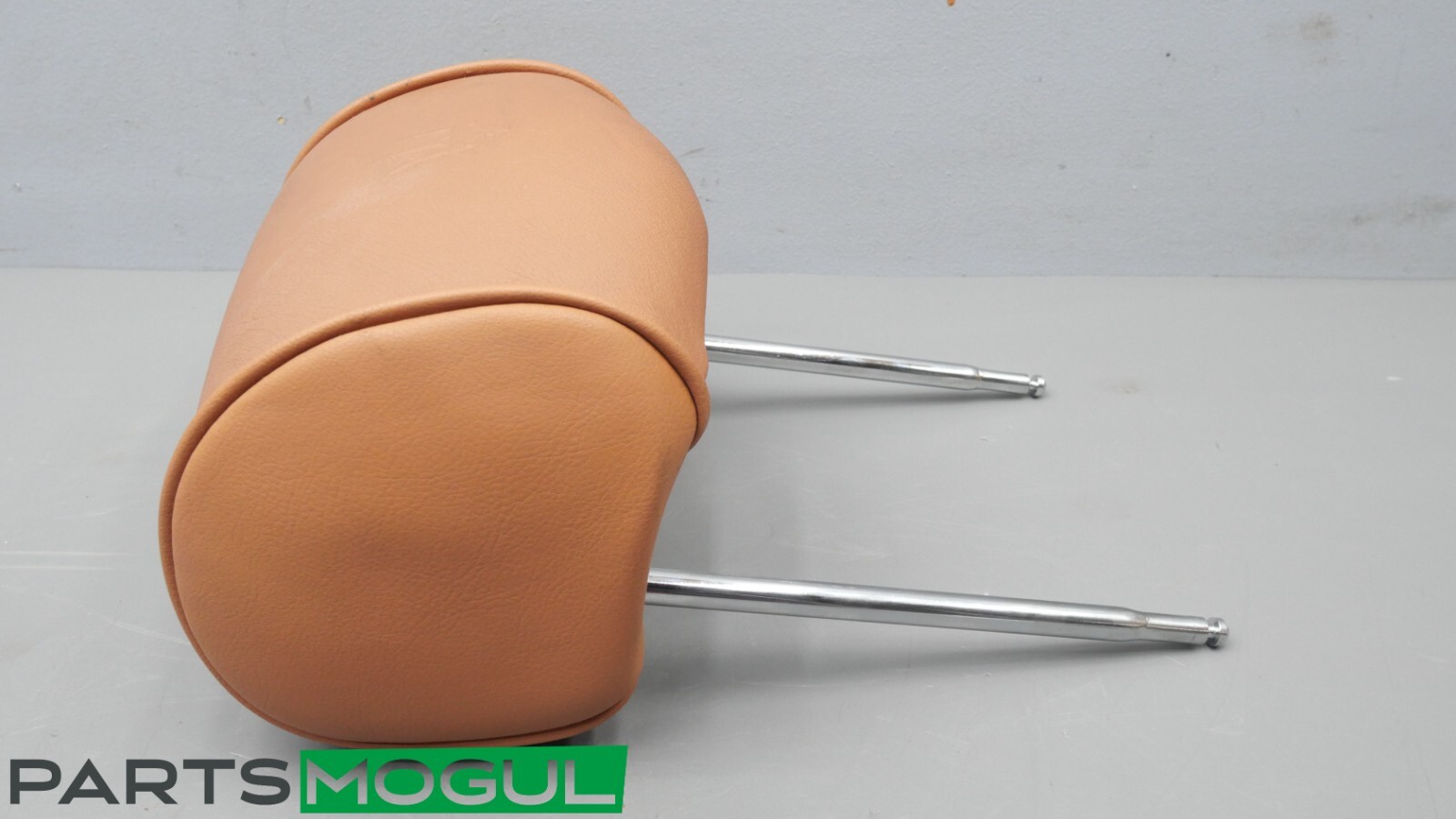 03-13 Maserati Quattroporte Front Right or Left Seat Headrest Head Rest OEM
