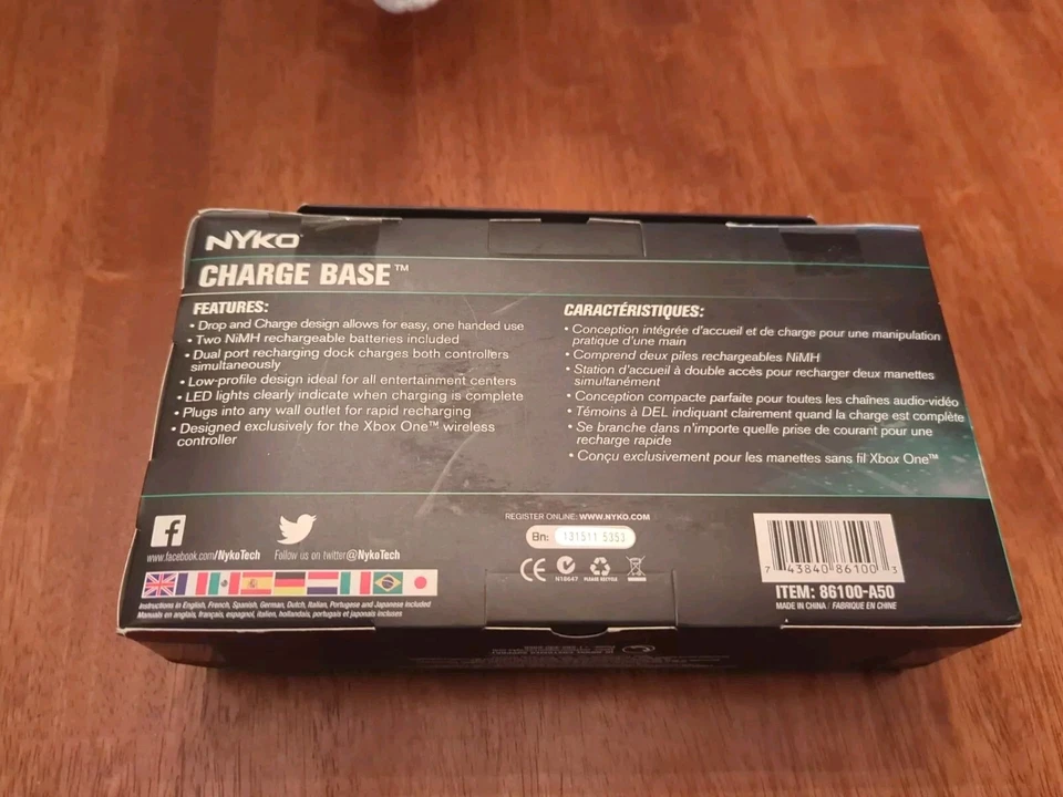 Nyko Charge Base Xbox One Charger Dock Dual Port 86100-A50 Used-No Batteries - Image 2 of 4