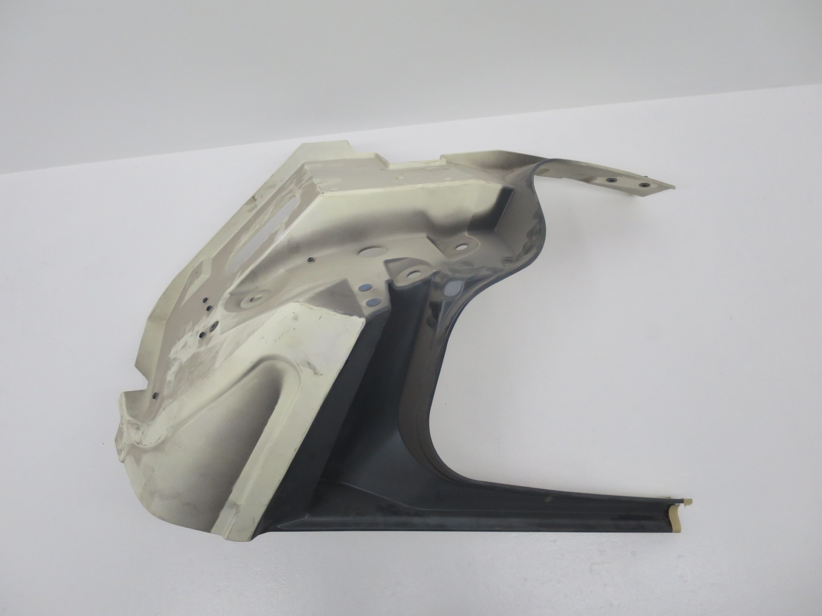 New ASTON MARTIN V8 VANTAGE Conv REAR TRUNK SURROUND Finisher Quarter Panel OEM