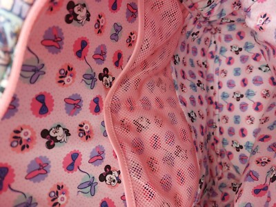 Vera Bradley Disney Minnie display picture 3