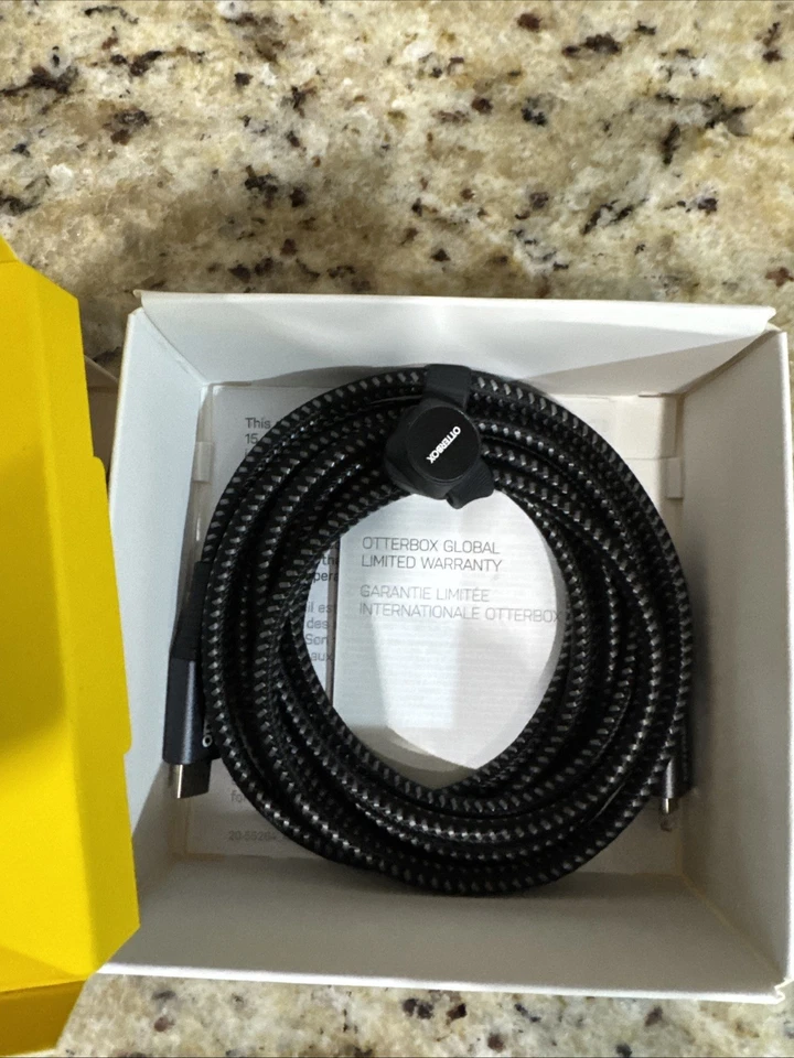 Kit de carga de coche OtterBox Premium Pro USB-C a USB-C para iPhone carga rápida Foto 4 de 4