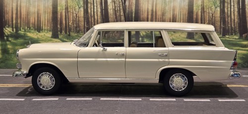 **READ** 1/18 NOREV 1966 Mercedes-Benz 200 Cream Station Wagon - Picture 3 of 20