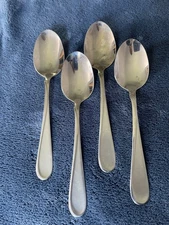 Set Of 4 Oneida Satin handled Flight Reliance Stainless soup spoons 