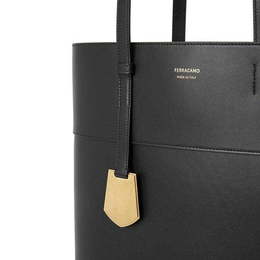 FERRAGAMO 75373901D474NERO 関税送料込 Salvatore Ferragamo Shoulder Bag 21 8336 NERO 0770636