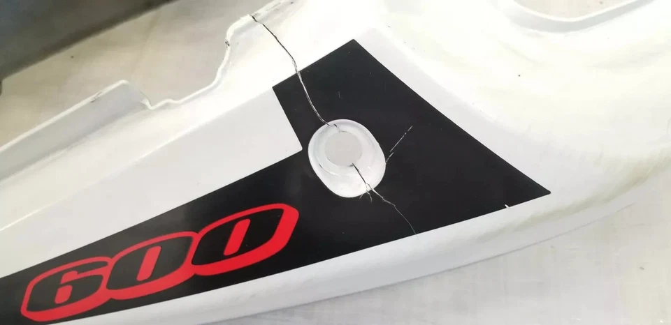 Suzuki GSX-R 600 K1 K2 K3 WVBG Heckverkleidung, Seitenteile, Abdeckung, Cover - Bild 3 von 4