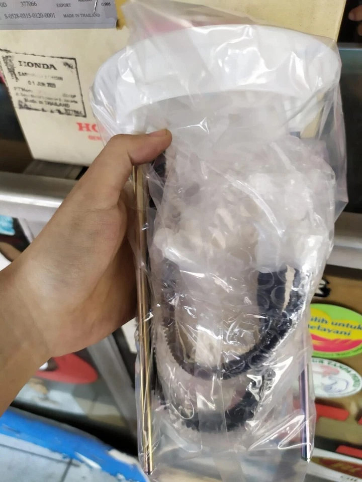 Filtro de combustible genuino Acura RDX 17048-T0A-000 2012-2018 Tailandia OEM Foto 3 de 4