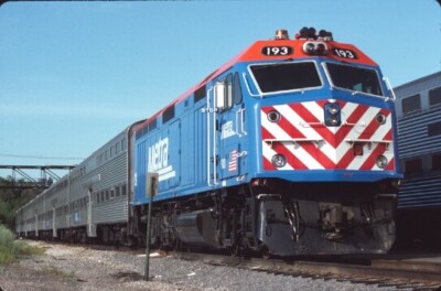 Metra 193 F-40PH-2M AURORA IL (METRA RAIL) ORIGINAL SLIDE 06-04-94 T14-3