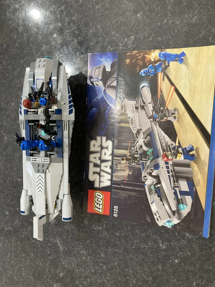 LEGO Star Wars 8128 Cad Bane's Speeder, photo 2 sur 3