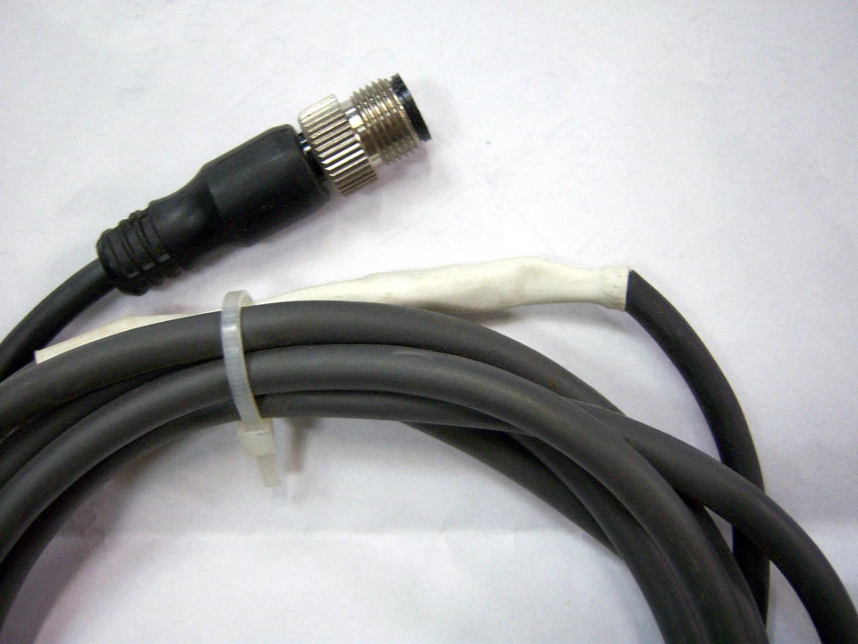 Omron E2K-X8MF1 Proximity Sensor - Image 4 of 4