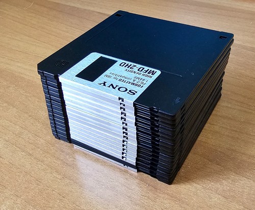 FLOPPY DISK N.15 2HD 1,44MB 3.5” SENZA MARCA O VARIE VERBATIM SONY TDK 100% OK - Foto 2 di 3