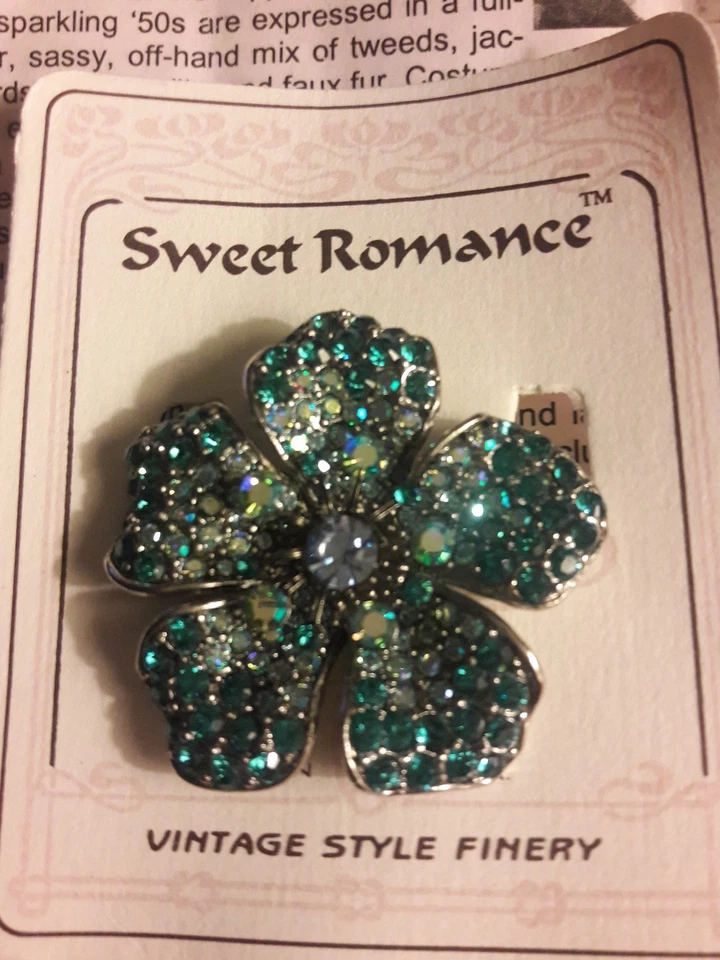 Sweet Romance Crystal Pin Brooch New  - Image 2 of 4