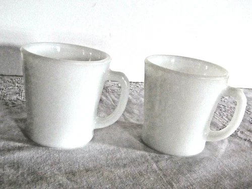 Anchor Hocking 2 Milk Glass Coffee Cups/Mugs Tableware
