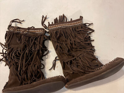 Lamo Fringe Boots Size 5