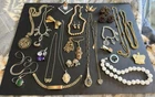 VINTAGE ECLECTIC COSTUME JEWELRY LOT OF 26 PIECE