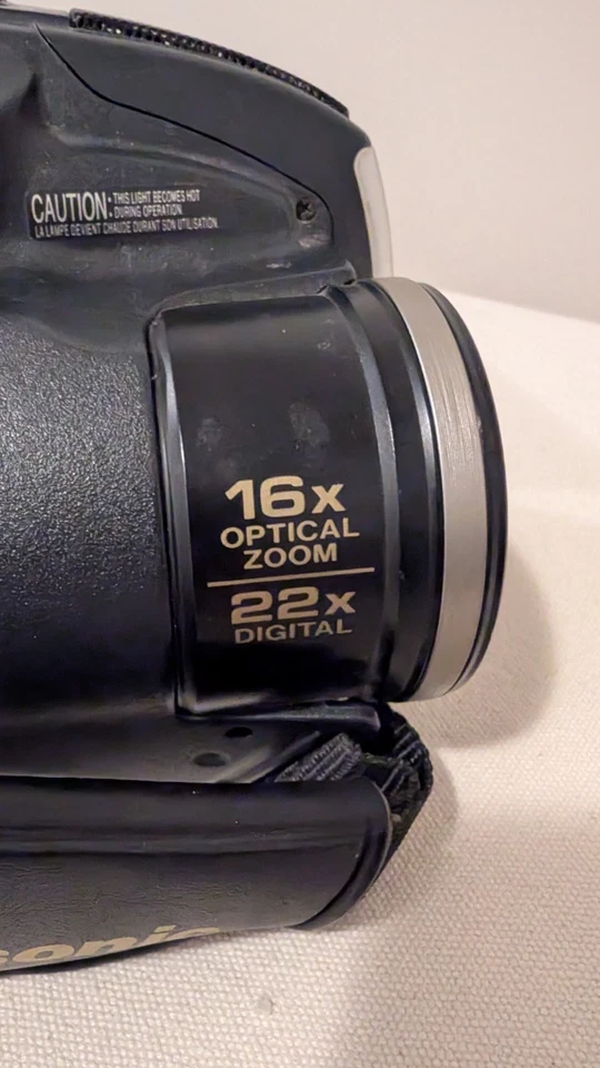 Panasonic PV-L559 Palmcorder Palmsight VHS-C Camcorder with Battery/Case TESTED - Image 4 of 4