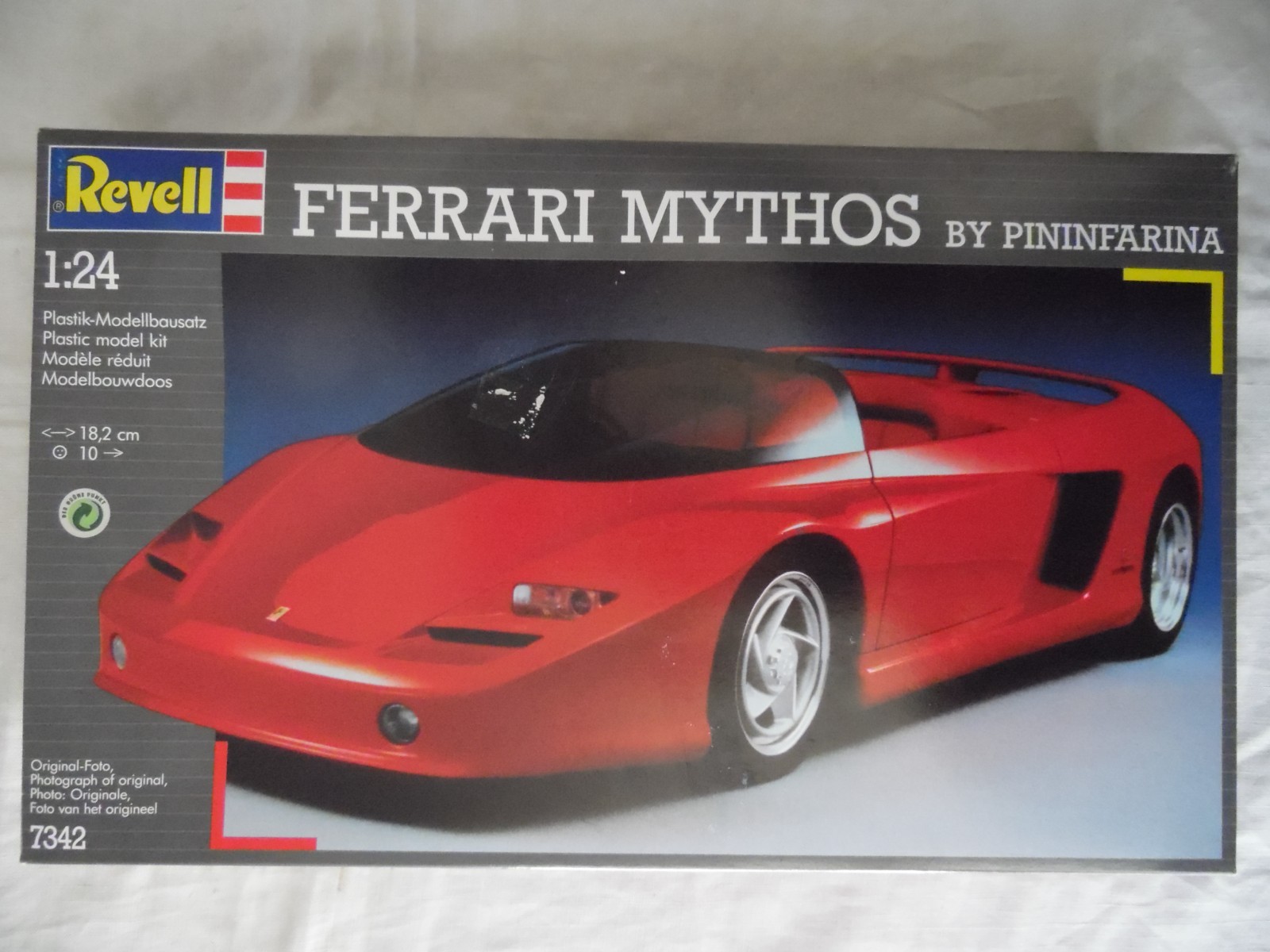 Maquette FERRARI MYTHOS 1/24 REVELL réplique de collection aux détails authentiques gravés
