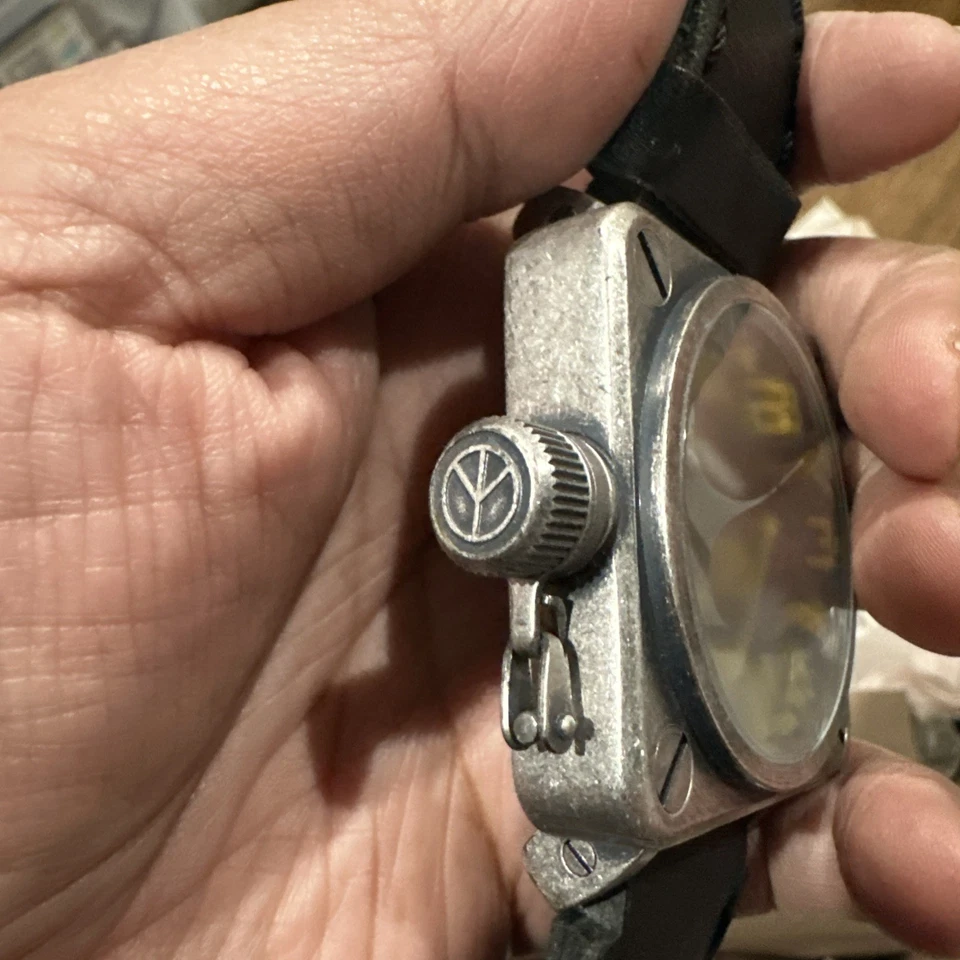 Reloj Hombre Working Lucky Brand Peace 165 Cuadrado Acero Gran Tamaño 52mm Ajuste 8.25 Run Foto 3 de 4