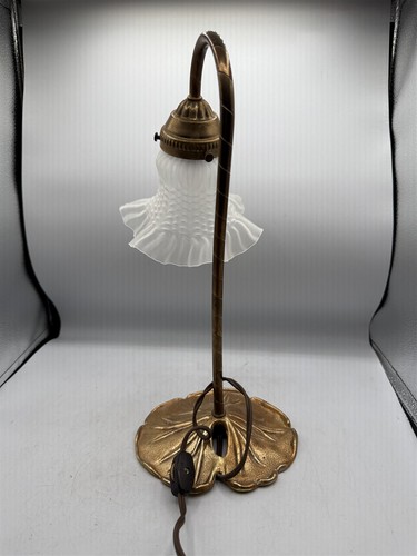 VINTAGE BRASS LILY PAD TULIP GOOSENECK DESK LAMP FROSTED SHADE WORKS GREAT - Picture 10 of 13