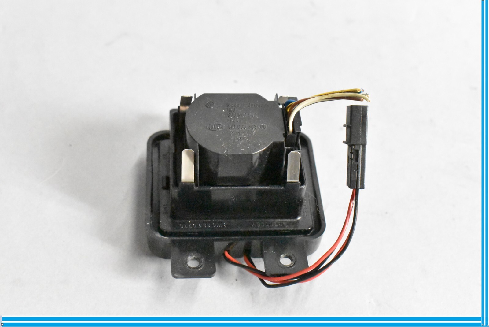 Bentley Continental 2006-2012 Temperature sender P/N 3D0907542