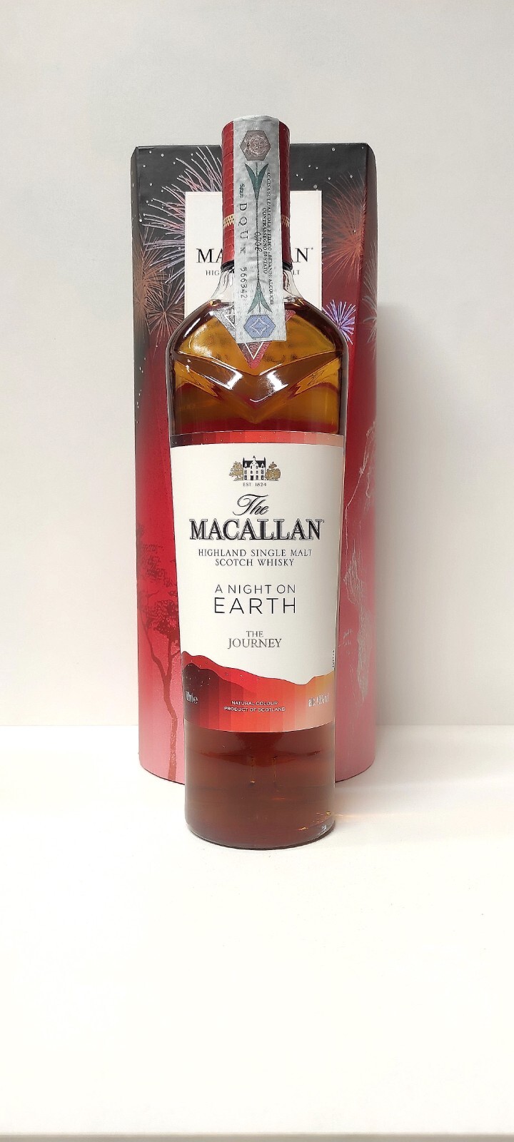 The Macallan A Night on Earth 70 cl  43% vol  con box