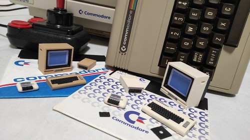 1:8 Commodore 64 Miniatur + BOX Drive Monitor Tape Retro Computer C64 Gadget 3D - Bild 11 von 16