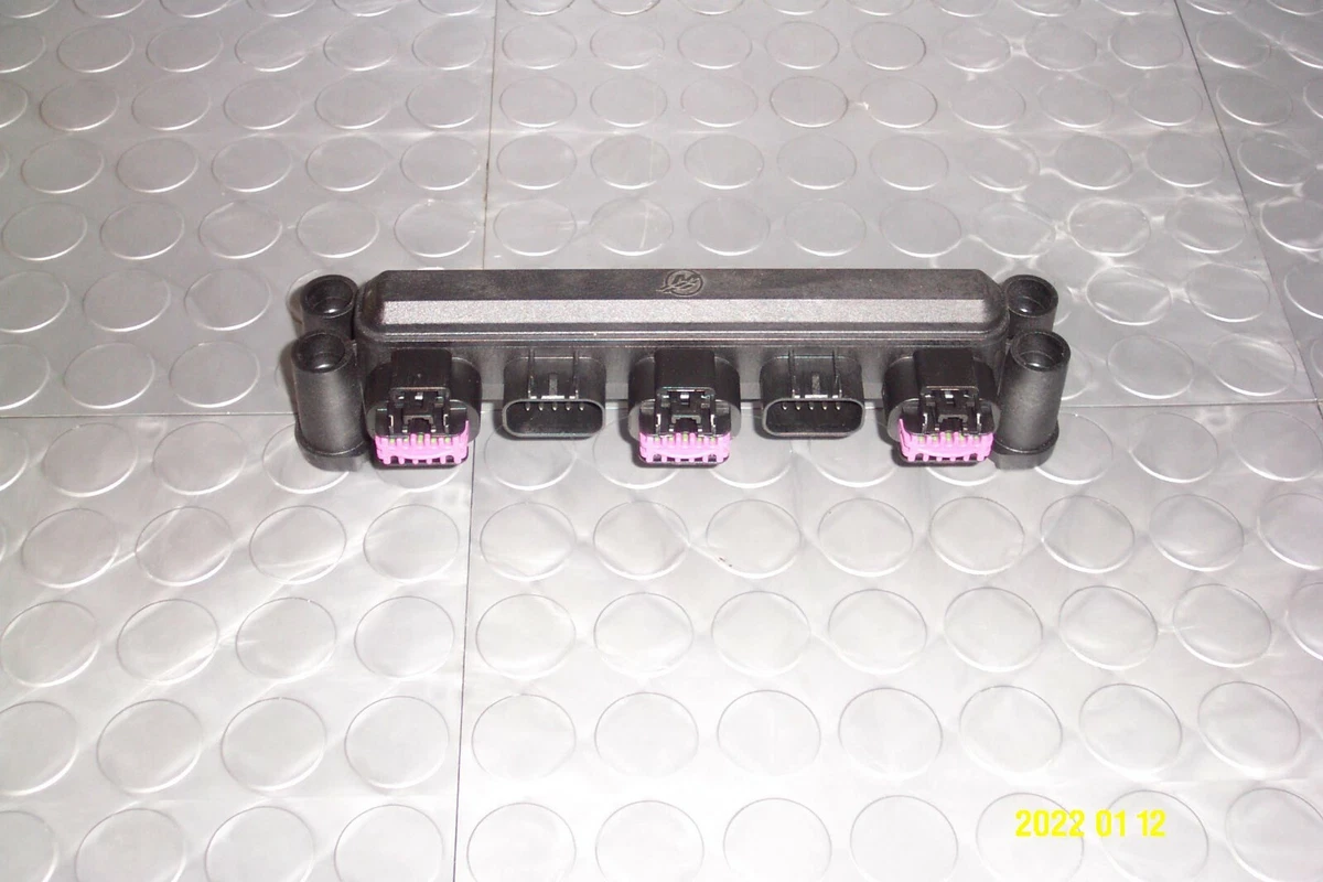 Mercury Quicksilver Smart Craft 5 Way Stackable Junction Box 3 