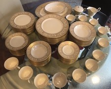 42 Pieces Set Renaissance Gold FRANCISCAN Masterpiece Mint Condition