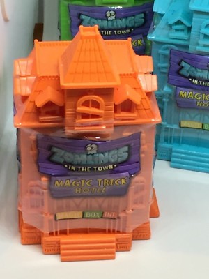 Zomlings Glow In The Dark - Hotel Magic - Scegli 1 Tra 4 Personaggi Disponibili (MagicBox)