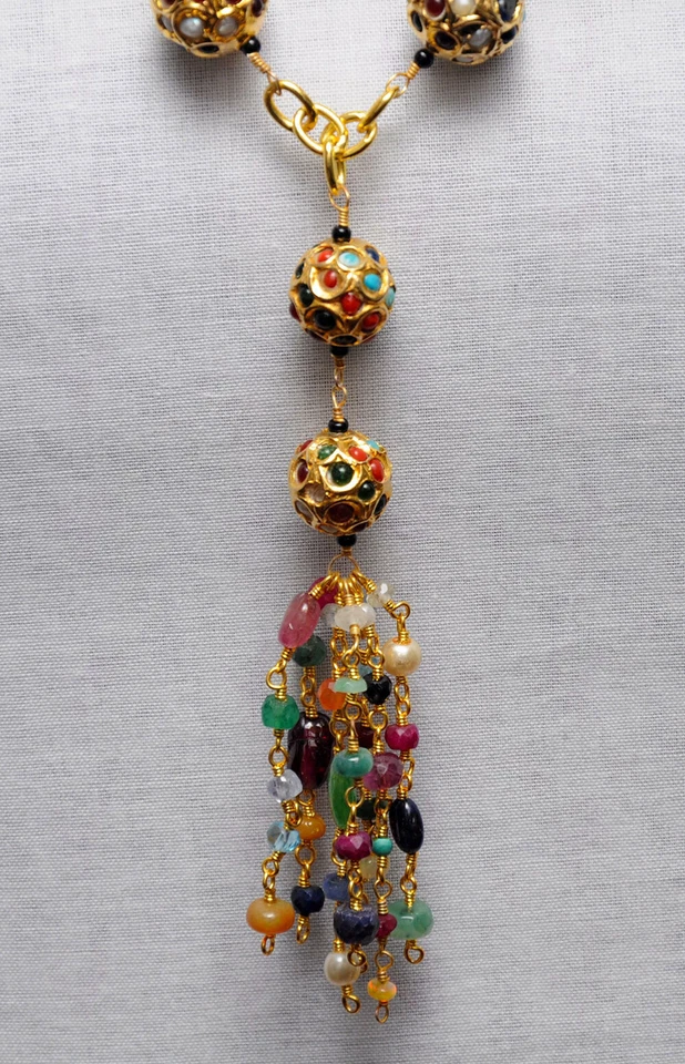 Cuentas facetadas de piedras preciosas multicolores anudadas en cadena con bola de encaje LN011117 Foto 2 de 4