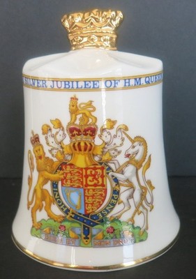VINTAGE 1977 AYNSLEY BONE CHINA SILVER JUBILEE OF QUEEN ELIZABETH #B119