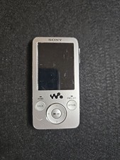 Sony 2GB MP3 Player FM Radio Walkman 2-inch V...