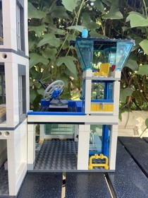 LEGO City Police Station 60141 Incomplete + Police Vehicles, K-9, 10 Figures