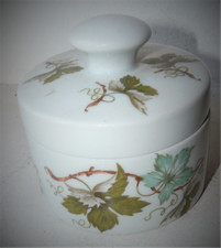 LIMOGES CLERCYGNE BOITE ANCIENNE EN PORCELAINE DÉCOR FEUILLES 