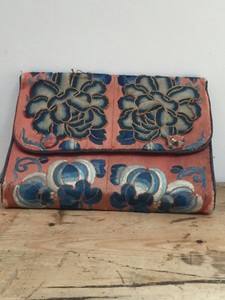 ANTIQUE 19th C SILK CHINESE LOTUS EMBROIDERED ENVELOPE CLUTCH PURSE SATCHEL