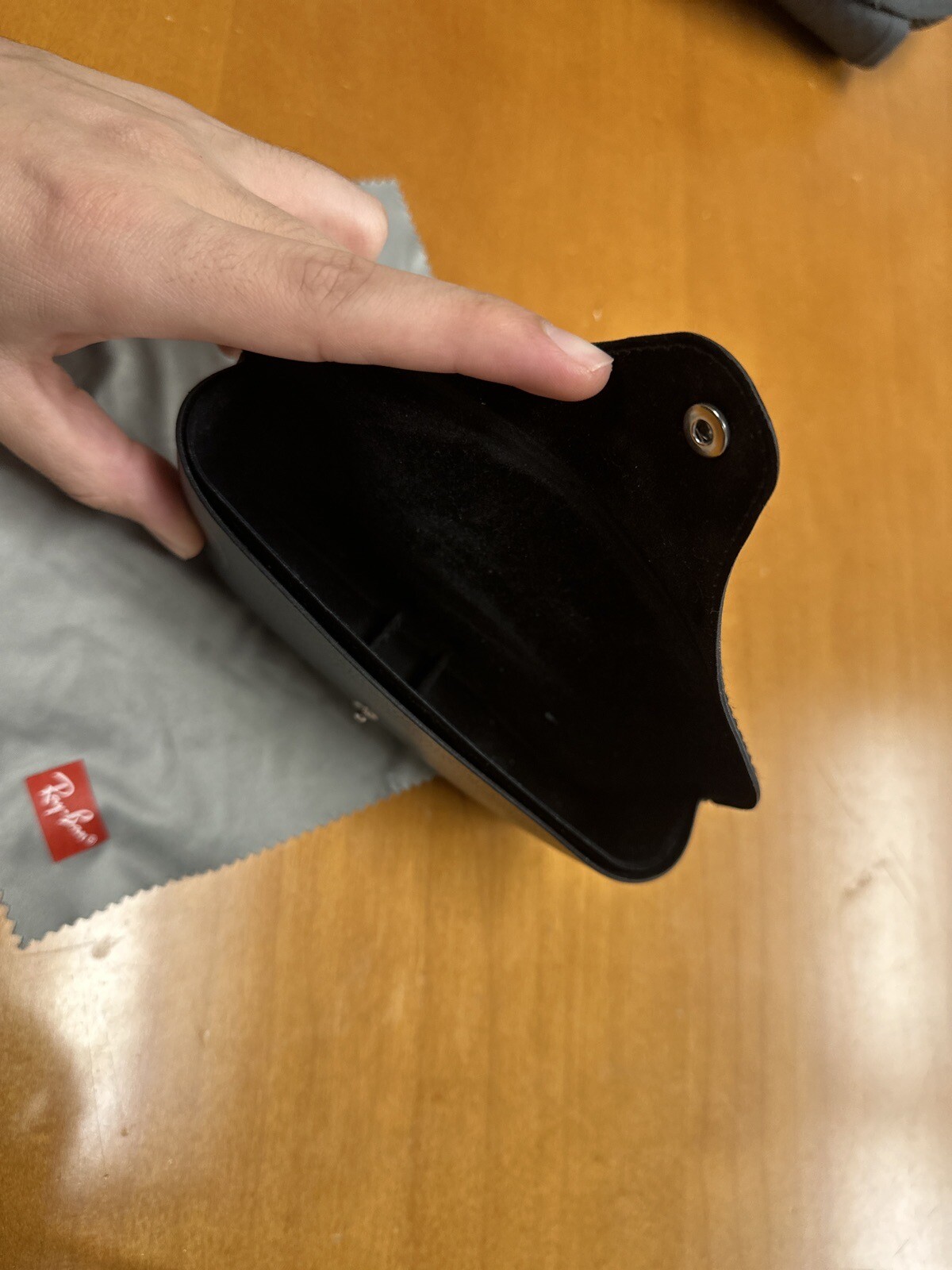 raybans case - image 3