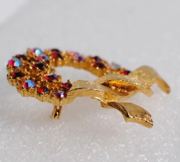 Gold Tone Christmas Reef Raspberry Red Glass Stone & Gold Bow 1 3/4" Brooch - Image 3 of 4