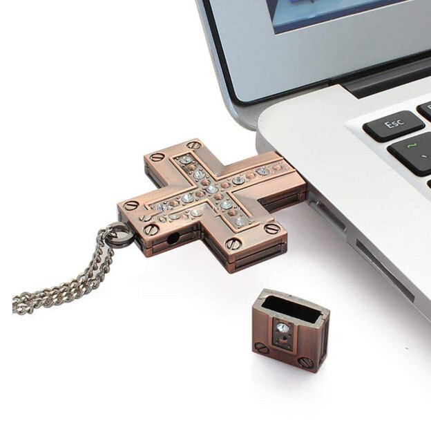32GB Metal Cross USB Flash Drive for Fast Data Storage  -image