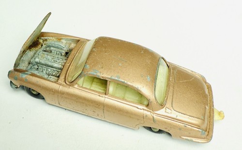 VINTAGE MATCHBOX #28-C BROWN JAGUAR MK 10 MADE IN ENGLAND BY LESNEY 1964 - 1968 - Picture 5 of 6