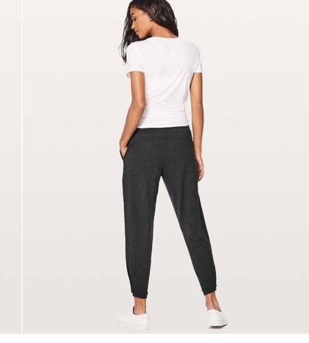 Lululemon Twisted & Tucked Pant 25"Heathered Mod Black Size 2 - Picture 3 of 7