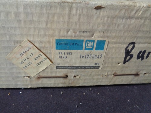 NOS 1978-80 Century Parking Lamp Turn Signal Trim Bezel Surround Door Molding RH - Picture 6 of 6
