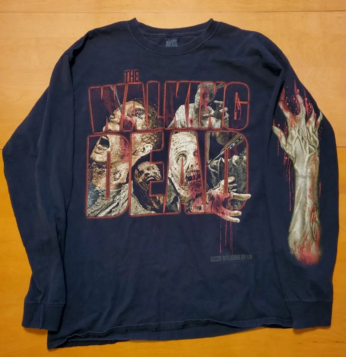Vtg 2014 AMC The Walking Dead Large Zombies Long Sleeve T-Shirt Size Large Rare image 2