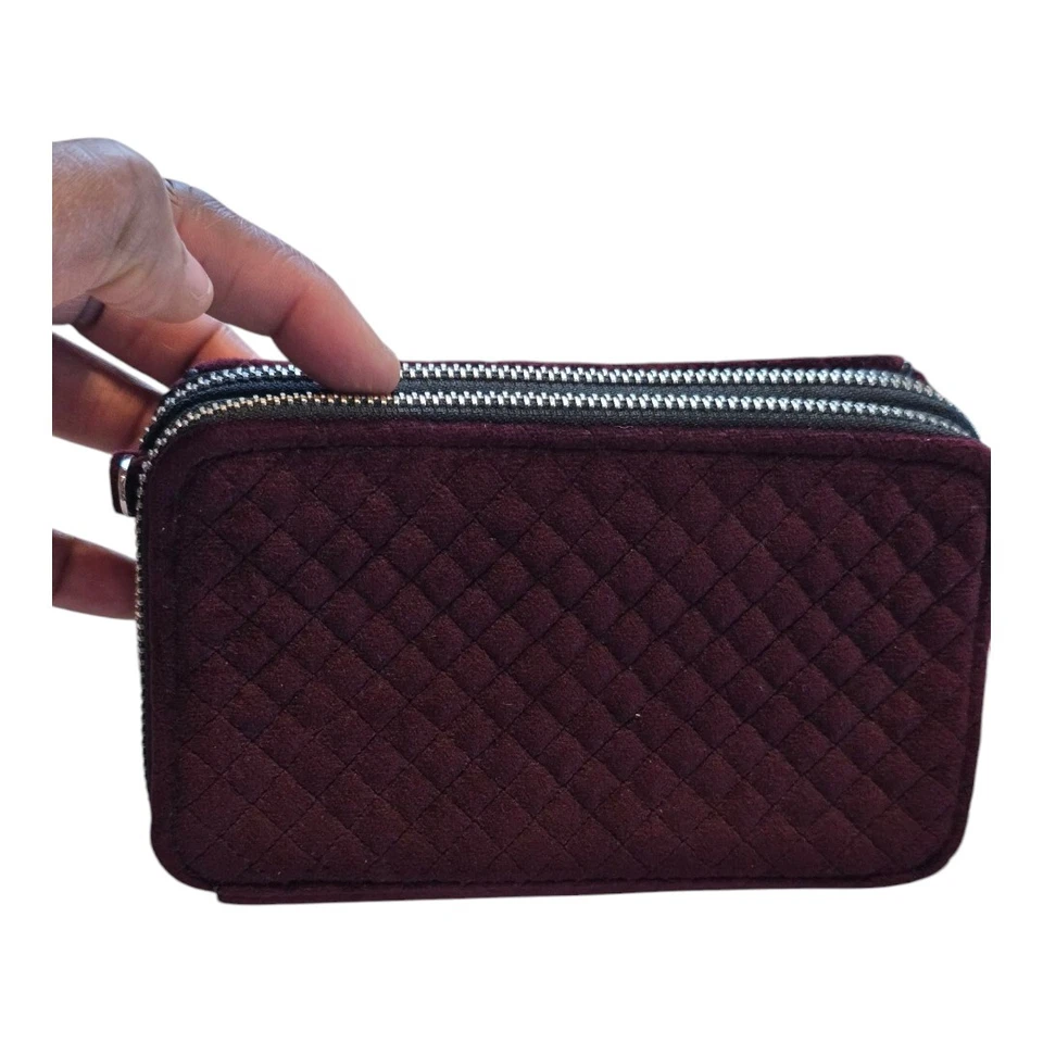 Vera Bradley Iconic RFID All-In-One Velvet Crossbody Bag Wristlet No Strap - Imagem 2 de 4