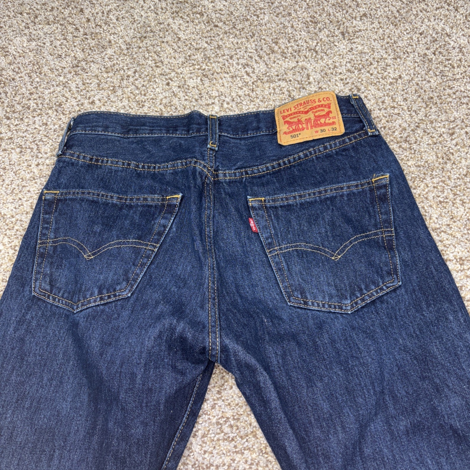 Levis Strauss 501 30x32 Fits 30 X 31 Button Fly Dark Denim Cotton Jeans - View 16