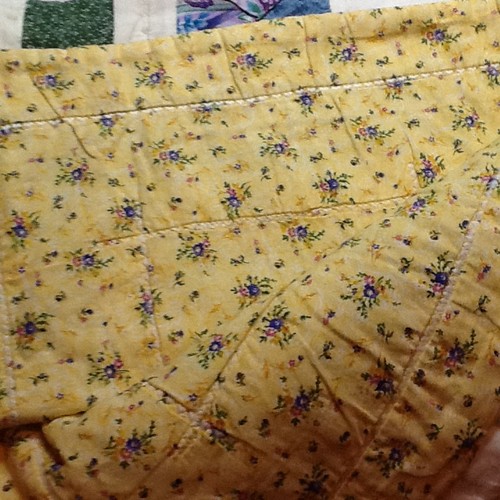 PATCHWORK QUILT HAND MADE 36 X 36" VINTAGE YELLOWS AND MULTI COLORS 11323C - Picture 3 of 11